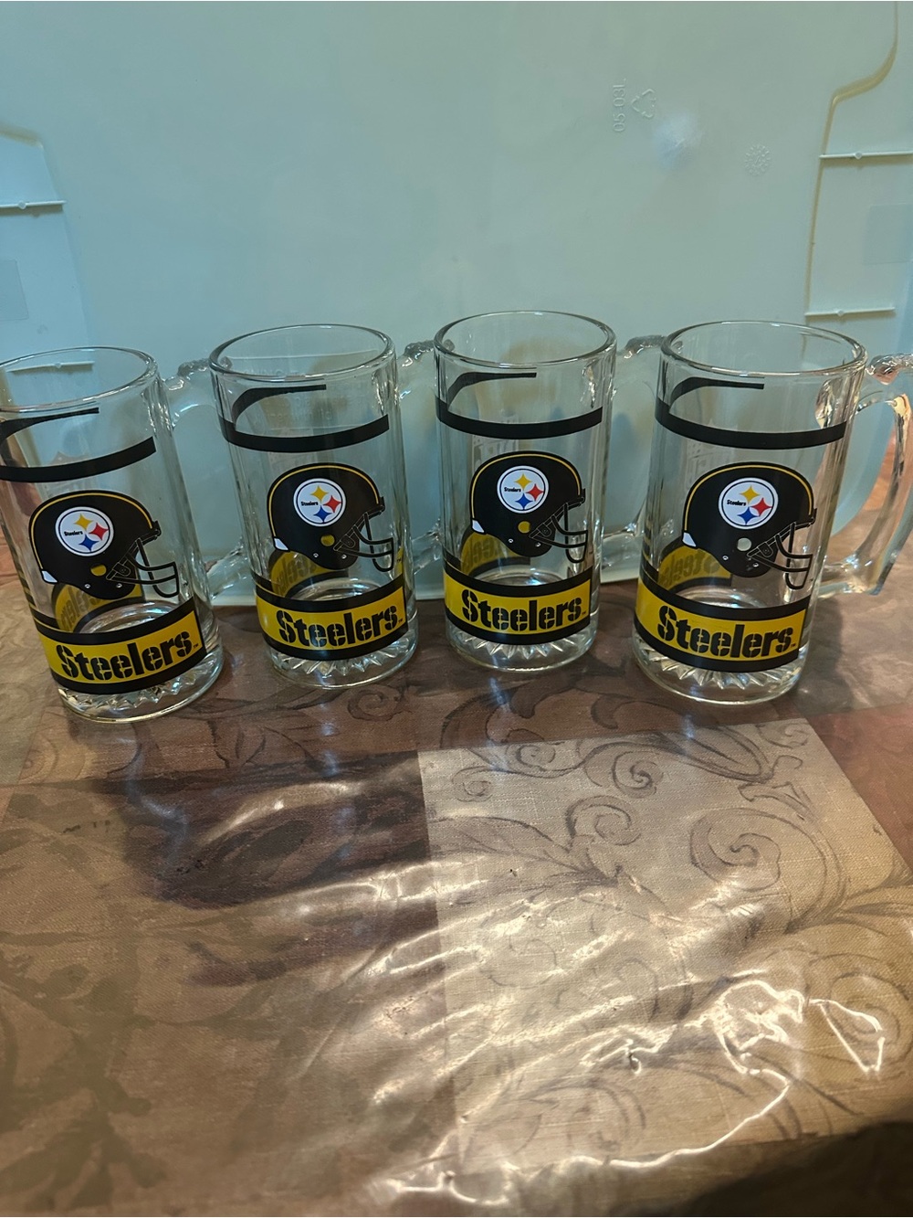 NFL Steelers Glass Beer Mugs - Black and Yellow Set of 4.. Vintage 12oz 1990